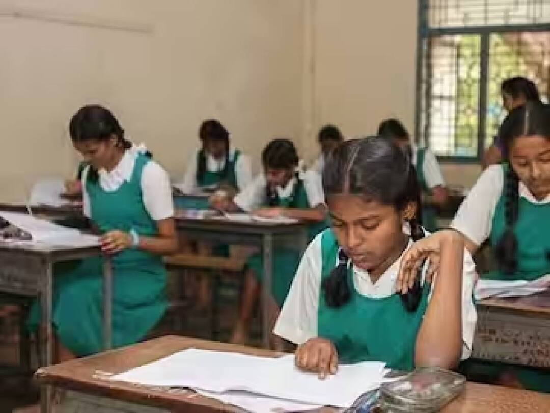 TN 10th & 11th Supplementary Exams: 10 மற்றும் 11-ஆம் வகுப்பு துணைத்தேர்வுக்கு இன்று முதல் விண்ணப்பிக்கலாம்.. எப்படி? முழு விவரம்.. The Directorate of Government Examinations has informed that you can apply for the 10th and 11th class supplementary examination from today. TN 10th & 11th Supplementary Exams: 10 மற்றும் 11-ஆம் வகுப்பு துணைத்தேர்வுக்கு இன்று முதல் விண்ணப்பிக்கலாம்.. எப்படி? முழு விவரம்..