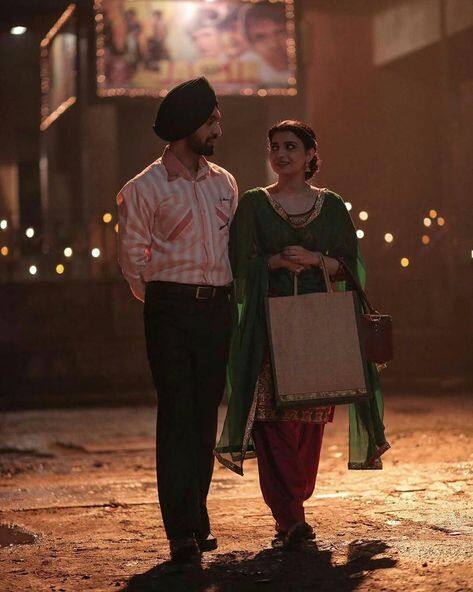 ਦਿਲਜੀਤ ਦੋਸਾਂਝ ਤੇ ਨਿਮਰਤ ਖਹਿਰਾ ਇੰਨੀਂ ਦਿਨੀਂ ਸੁਰਖੀਆਂ 'ਚ ਛਾਏ ਹੋਏ ਹਨ। ਦੋਵਾਂ ਦੀ 'ਜੋੜੀ' ਨੂੰ ਦਰਸ਼ਕਾਂ ਵੱਲੋਂ ਕਾਫੀ ਜ਼ਿਆਦਾ ਪਸੰਦ ਕੀਤਾ ਗਿਆ ਹੈ।