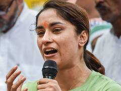 बृजभूषण सिंह ने लगाया आरोप तो विनेश फोगाट बोलीं- वो खुद को प्रधानमंत्री समझ रहे हैं