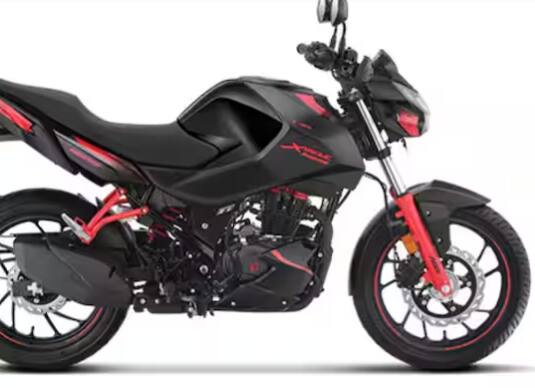 ਇਸ ਲਿਸਟ 'ਚ ਅਗਲਾ ਨਾਂ Hero Xtreme 160R ਹੈ। ਇਸ ਬਾਈਕ ਨੂੰ ਐਕਸ-ਸ਼ੋਰੂਮ 1.18 ਲੱਖ ਰੁਪਏ ਦੀ ਕੀਮਤ 'ਤੇ ਖਰੀਦਿਆ ਜਾ ਸਕਦਾ ਹੈ ਅਤੇ ਇਸ ਦੀ ਮਾਈਲੇਜ 49 ਕਿਲੋਮੀਟਰ ਪ੍ਰਤੀ ਲੀਟਰ ਤੱਕ ਹੈ।