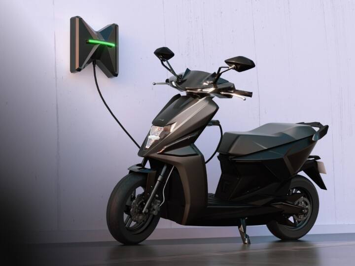 Simple One Electric Scooter Launched: सिंपल वन इलेक्ट्रिक स्कूटर हुआ लॉन्च, जान लीजिये किन खूबियों से है लैस! Simple one electric scooter launched in india check the price feature power pack features rivals here Simple One Electric Scooter Launched: सिंपल वन इलेक्ट्रिक स्कूटर हुआ लॉन्च, जान लीजिये किन खूबियों से है लैस!