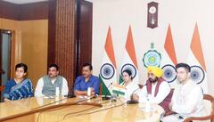 Arvind Kejriwal: ‘৬ মাসের আগেও মিরাকেল হতে পারে! ’মমতাকে পাশে বসিয়ে কীসের ইঙ্গিত কেজরিওয়ালের?