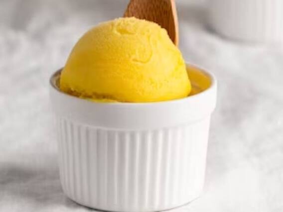 Eggless Mango Ice Cream: हिट वेव में पेट को रखना है ठंडा तो घर पर बनाएं Eggless मैंगो आइस्क्रीम