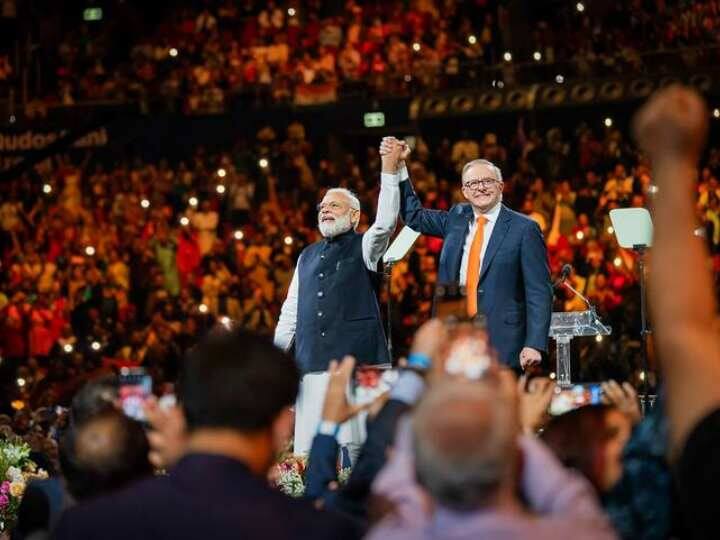भारतीय खाने को लेकर पीएम ने कहा कि मैंने सुना है कि हैरिस पार्क में जयपुर स्वीट्स की चटकज़ 'चाट' और 'जलेबी' बहुत स्वादिष्ट हैं. मैं चाहता हूं कि आप सभी मेरे मित्र ऑस्ट्रेलियाई पीएम अल्बनीज को उस जगह लेकर जाएं.