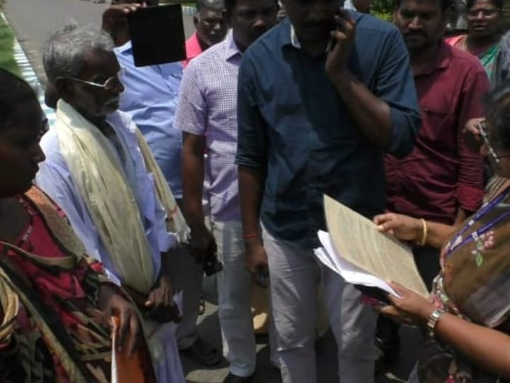 Karur: பட்டா பெயர் திருத்தம் செய்து தராமல் அதிகாரிகள் அலைக்கழிப்பு -  சிறுவர், சிறுமியுடன் 5 பேர் தீக்குளிக்க முயற்சி