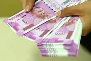 Salary Hike : મોદી સરકારે કર્મચારીઓને આપી મોટી ભેટ, પગારમાં થશે 19%નો વધારો