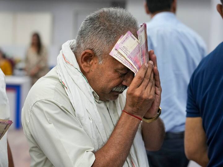 Long lines, disgruntled customers, and growing concerns among senior citizens marked the first day of the process. (Image Source: PTI)