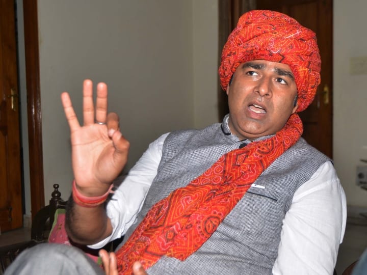 BJP Leader Sangeet Som Said Western UP Made Mini Pakistan After Separate attack Sanjeev Balyan ANN UP News: 'पश्चिमी यूपी अलग राज्य बना तो बन जाएगा मिनी पाकिस्तान', संगीत सोम ने संजीव बालियान को घेरा