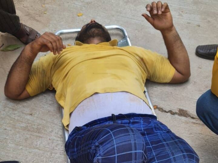 Dog Threat: कुत्ते ने दौड़ाया तो तीसरे फ्लोर से डिलीवरी बॉय ने लगा दी छलांग और फिर... Hyderabad delivery agent jumps off 3rd floor to escape dog attack critical Dog Threat: कुत्ते ने दौड़ाया तो तीसरे फ्लोर से डिलीवरी बॉय ने लगा दी छलांग और फिर...