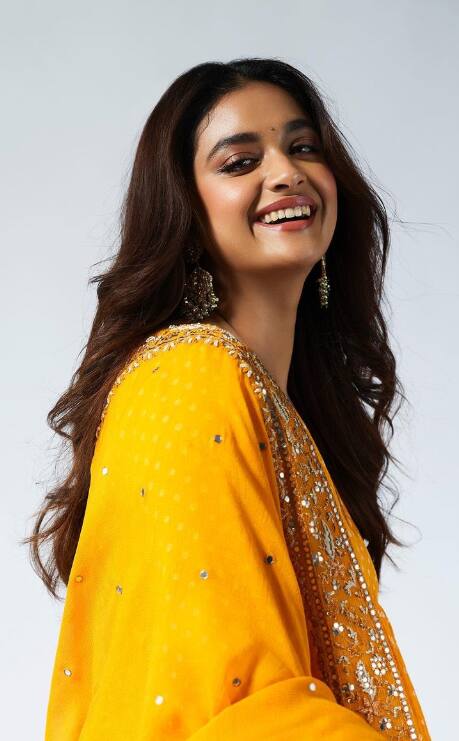 दाक्षिणात्य अभिनेत्री किर्ती सुरेश सध्या चर्चेत आहे.