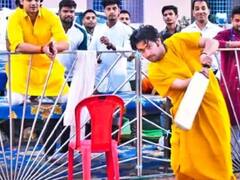 मध्य प्रदेश: बचपन से क्रिकेट के दीवाने हैं पंडित धीरेंद्र शास्त्री, सागर में जमकर लगाए चौके-छक्के