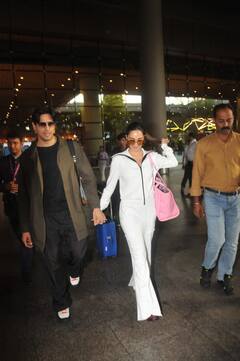 Sidharth Malhotra And Kiara Advani Walk Hand-In-Hand At Airport | SEE PICS