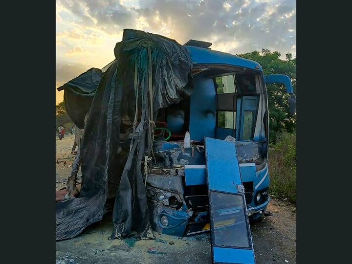 6 Killed 10 Injured Bus-Truck Collision Maharashtra Buldhana District bus accident 6 Killed, 10 Injured In Bus-Truck Collision In Maharashtra's Buldhana District