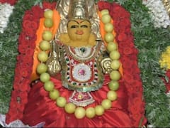 கரூர் காந்திகிராமம் மகா மாரியம்மன் ஆலய வைகாசி திருவிழா - திரளான பக்தர்கள் பங்கேற்பு