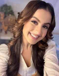 Aditya Singh Rajput से लेकर तुनिषा शर्मा तक, इन टीवी सेलेब्स ने कम उम्र  में ही दुनिया को कह दिया अलविदा