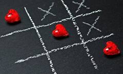 Relationship Tips: ভালবাসার নামে কেউ ব্যবহার করছেন না তো! বুঝবেন এই লক্ষণ দেখে