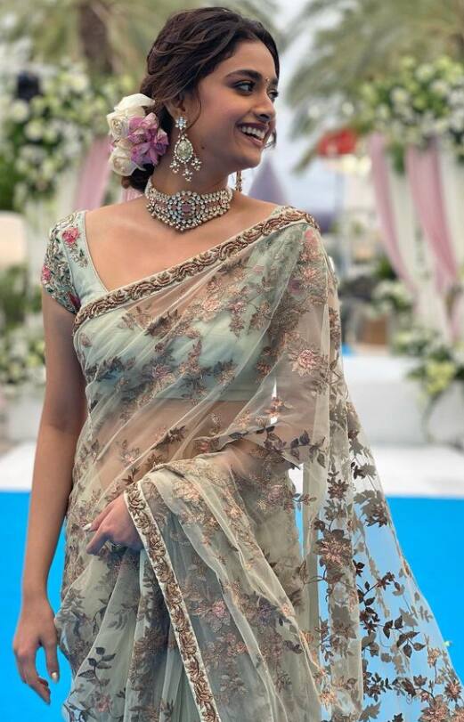 सायरन', र'घु थाथा' आणि 'रिवॉल्वर रीटा' हे किर्तीचे आगामी सिनेमे आहेत.