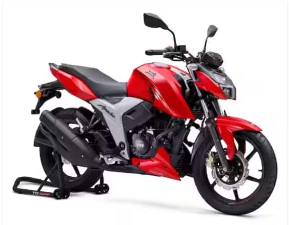 ਪੰਜਵੀਂ ਬਾਈਕ TVS Apache RTR 160 ਹੈ। ਕੰਪਨੀ ਇਸ ਬਾਈਕ ਨੂੰ 1.19 ਲੱਖ ਰੁਪਏ ਦੀ ਐਕਸ-ਸ਼ੋਰੂਮ ਕੀਮਤ 'ਤੇ ਵੇਚਦੀ ਹੈ। ਇਹ ਬਾਈਕ 159.7 ਸੀਸੀ ਇੰਜਣ ਦੇ ਨਾਲ ਆਉਂਦੀ ਹੈ ਅਤੇ ਇਸ ਦੀ ਮਾਈਲੇਜ 45 ਕਿਲੋਮੀਟਰ ਪ੍ਰਤੀ ਲੀਟਰ ਤੱਕ ਹੈ।