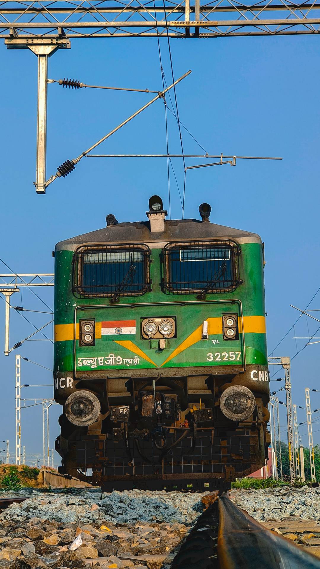 ट्रेनों का नाम ट्रेनें जहां से जहां तक जाती हैं उन जगहों के