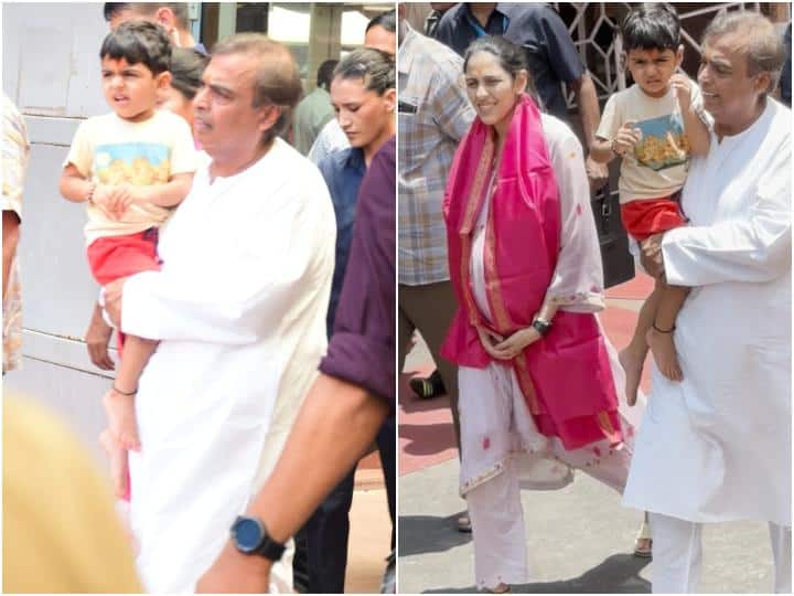 Ambani Family Pics: मुकेश अंबानी बुधवार को अपने पोते पृथ्वी और बहू श्लोका मेहता के साथ मुंबई के सिद्धिविनायक मंदिर पहुंचे थे. इस दौरान तीनों ने बप्पा के दर्शन कर आशीर्वाद लिया.
