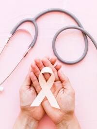 कैंसर से बचे रहना है तो आज ही लाइफस्टाइल में करें ये चेंज