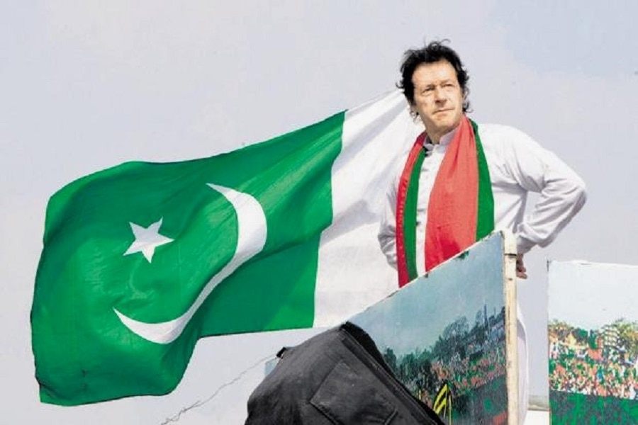 Ban On PTI : इमरान खान की पार्टी PTI पर बैन लगाने की तैयारी, जानें PAK के रक्षा मंत्री ने क्या वजह बताई?