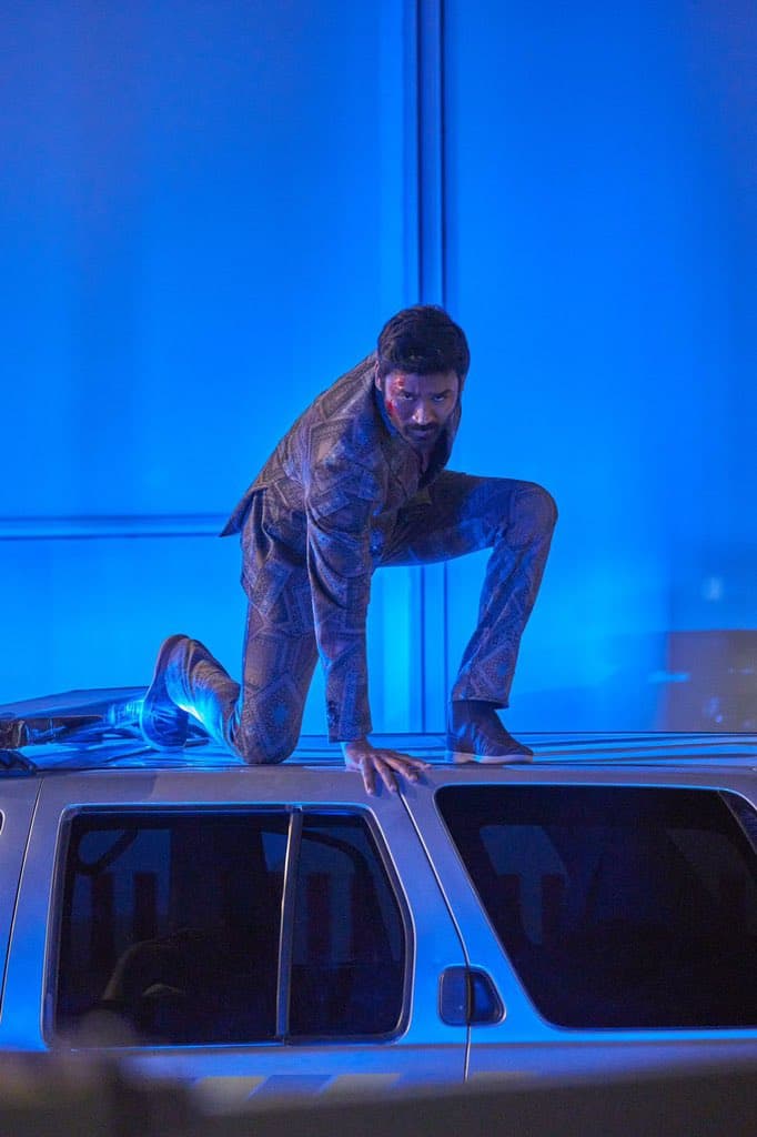 கோலிவுட், பாலிவுட் என அனைத்து  சினிமா ரசிகர்களையும் தன் நடிப்பால் ஈர்த்து தமிழ் சினிமாவின் முக்கிய நடிகர்களுள் ஒருவராக உருவெடுத்துள்ளவர் நடிகர் தனுஷ்