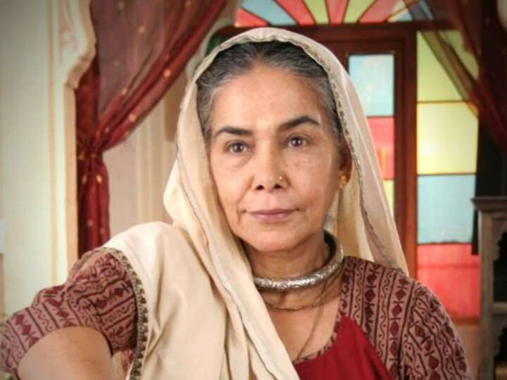 'बालिका वधू' में कल्याणी का किरदार अदा करके घर-घर में अपनी पहचान बनाने वाली सुरेखा सीकरी का निधन भी हार्ट फेल की वजह से हुआ था. हालांकि वे काफी समय से बीमार चल रही थीं जिसके बाद 16 जुलाई 2021 को उनका निधन हो गया.