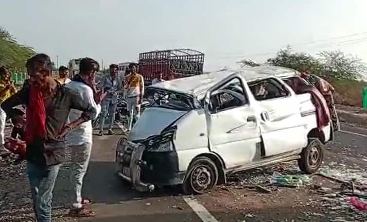 Patan: two luxury and car accident on shankheshwar and panchasar highway, one dead, six injured Patan: શંખેશ્વર-પંચાસર હાઇવે પર ત્રિપલ અકસ્માત, બે લક્ઝરી અને ઇકો સામસામે ટકરાઇ, એકનું મોત, 6 ઘાયલ