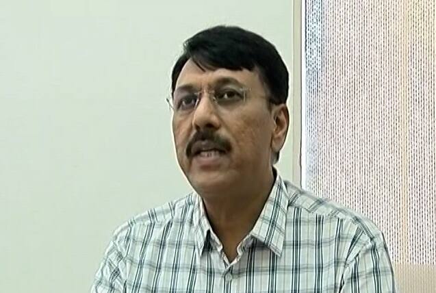 Land scam:અમિત ચાવડાએ સરકાર પર સાધ્યું નિશાન, તત્કાલીન કલેકટર સામે ફરિયાદ તો CM સાથે કેમ નહિ? Amit Chavda targeted the government for Land scam, why not with the CM if the complaint against the then collector? Land scam:અમિત ચાવડાએ સરકાર પર સાધ્યું નિશાન, તત્કાલીન કલેકટર સામે ફરિયાદ તો CM સાથે કેમ નહિ?