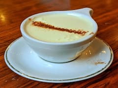 बीमारियों से रहना है कोसो दूर तो रोज पिएं Golden Milk Tea...हर मर्ज की दवा है !