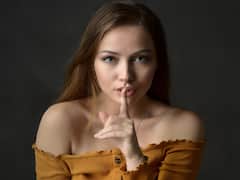 చాణక్య నీతి: ఈ మూడు విషయాలు ఎవరికీ చెప్పొద్దు