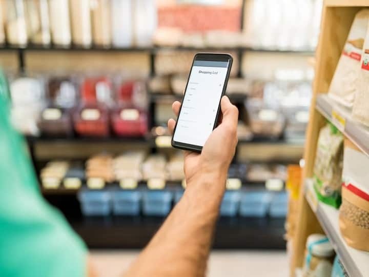 Retailers may soon be asked to not demand customer phone numbers शॉपिंग के लिए जरूरी नहीं है मोबाइल नंबर, दुकानदारों की मनमर्जी पर अब लगेगी लगाम!