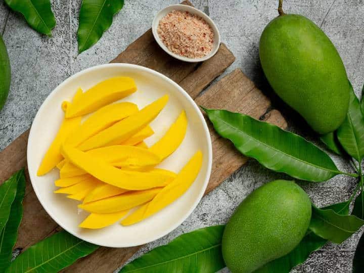 Mangoes are ripe with chemicals or it naturally try a simple trick आम केमिकल से पका हुआ है या नैचुरल तरीके से ऐसा करें पता, सिंपल सा ट्रिक आजमाएं