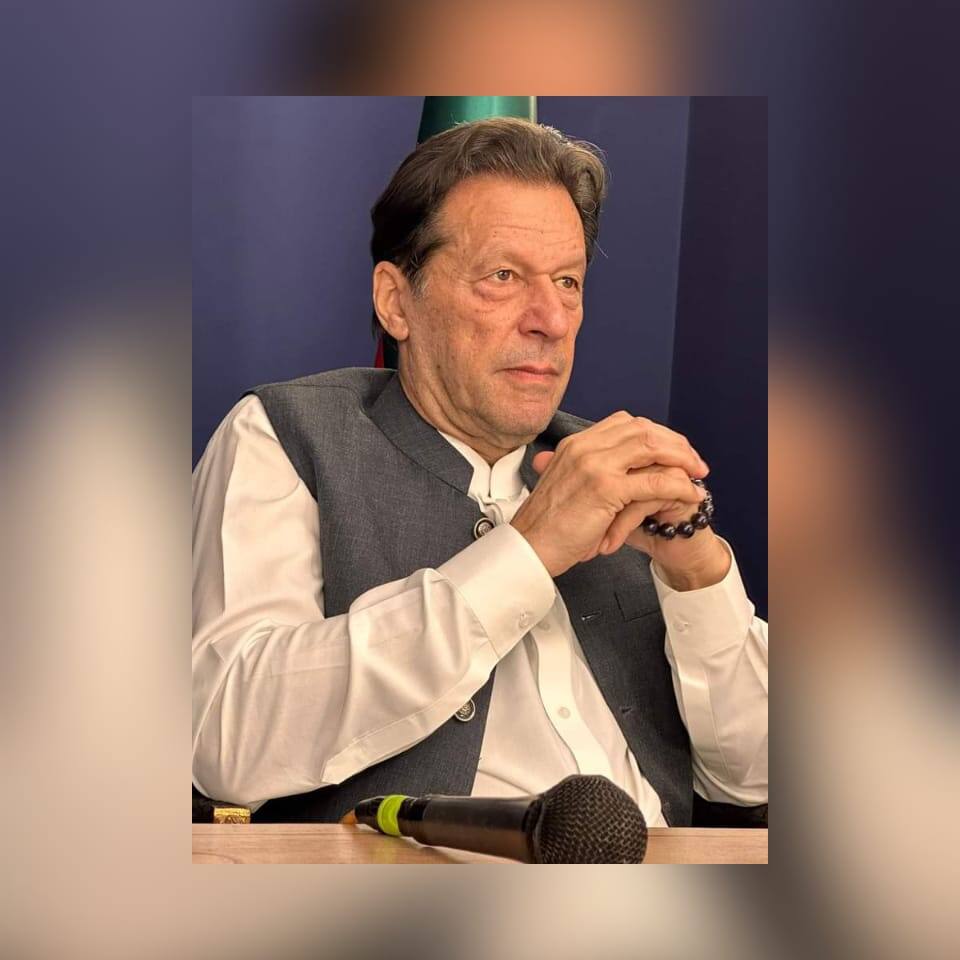 सेना और सरकार के खिलाफ मोर्चा खोल हीरो बने इमरान खान की पार्टी में भगदड़ क्यों? crackdown of Tehreek e Insaf why dozens of leaders quitting Imran Khans party abpp सेना और सरकार के खिलाफ मोर्चा खोल हीरो बने इमरान खान की पार्टी में भगदड़ क्यों?