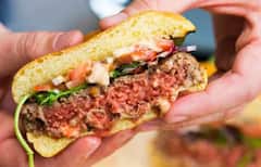 Plant Based Meat: ਹੁਣ ਸਾਕਾਹਾਰੀ ਵੀ ਖਾ ਸਕਦੇ ਮੀਟ! ਜਾਨਵਰਾਂ ਤੋਂ ਨਹੀਂ ਸਗੋਂ ਖੇਤੀ ਉਤਪਾਦਾਂ ਤੋਂ ਤਿਆਰ ਹੋ ਰਿਹਾ ਸਵਾਦਿਸ਼ਟ ਮੀਟ