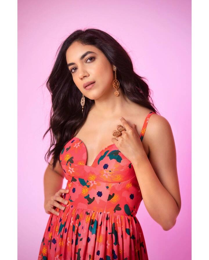ప్రస్తుతం రీతూ చేతిలో మూడు ప్రాజెక్టులున్నాయి