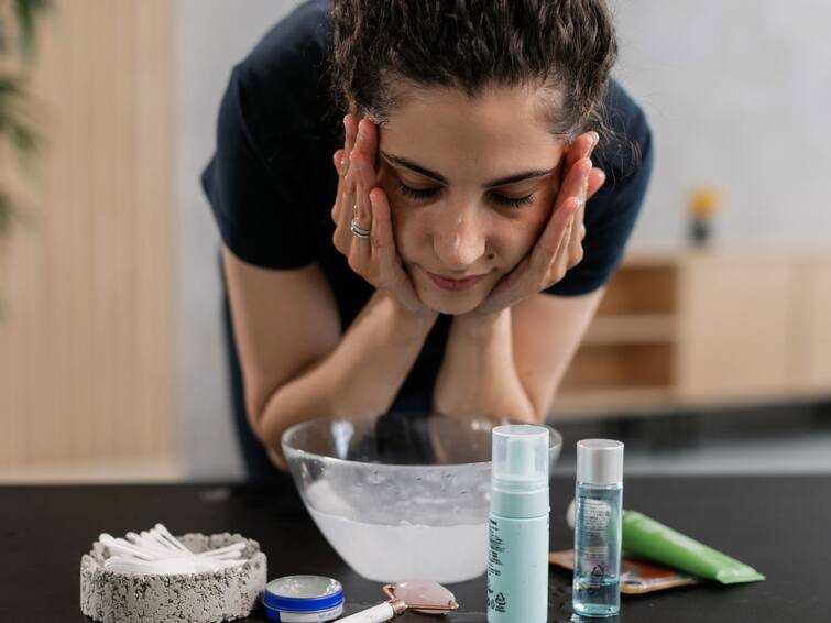 simple-rules-of-washing-your-face here are some important and easy tips Skin Care: মুখ ধুয়ে পরিষ্কার রাখার ক্ষেত্রে অবশ্যই মেনে চলা প্রয়োজন এই নিয়মগুলি