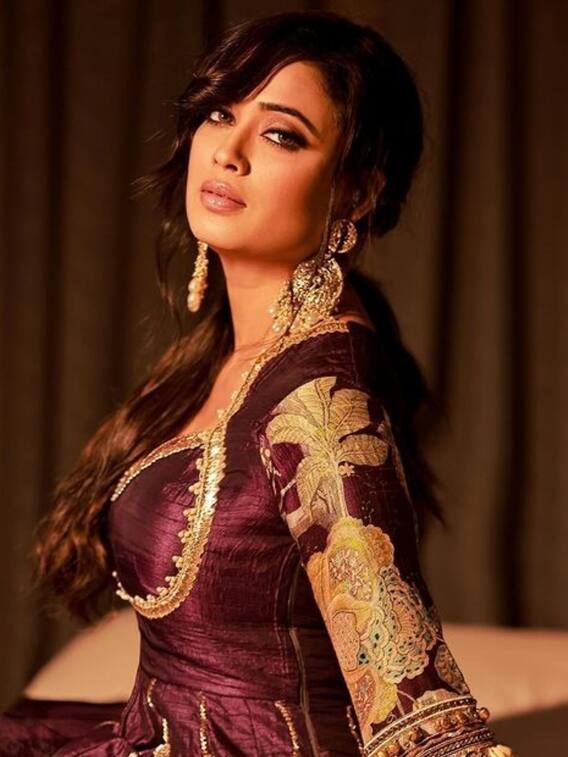 गर्मियों के लिए परफेक्ट हैं ये कुर्ता सेट