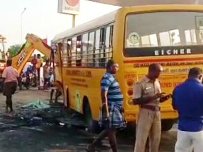Tenkasi school bus and van collided 5 died in fatal road accident details தென்காசியில் பள்ளி வேன் - கார் நேருக்கு நேர் மோதல் 5 பேர் உயிரிழப்பு - குழந்தைகள் கதி என்ன?