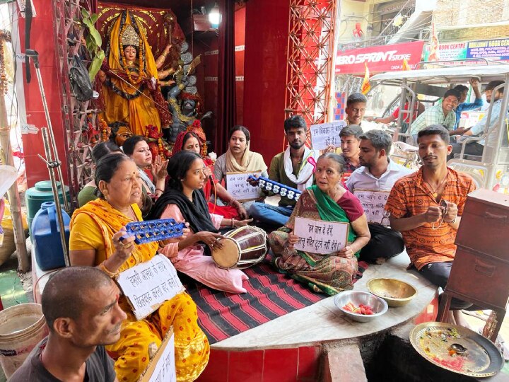 Patna News: 'हम लोग जान दे देंगे…', दुर्गा मंदिर बचाने के लिए अशोक राजपथ में धरना जारी, जानिए BJP-JDU ने क्या कहा