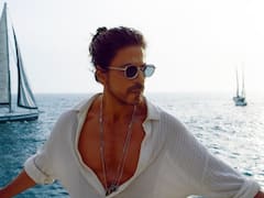 క్యాన్సర్‌తో బాధపడుతున్న అభిమాని చివరి కోరికను తీర్చిన షారూఖ్ ఖాన్