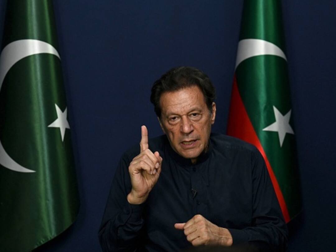 Pakistan Mulling To Ban Imran Khan's PTI, Says Defence Minister Khawaja Asif: Report Pakistan Mulling To Ban Imran Khan's PTI, Says Defence Minister Khawaja Asif: Report