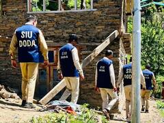 जम्मू-कश्मीर में आतंकवादियों के ठिकानों पर पुलिस की छापेमारी, आतंकियों ने पाकिस्तान में ले रखी है पनाह