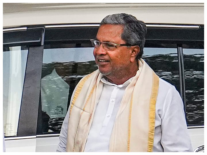 Karnataka CM Siddaramaiah instructions to police officers Hooliganism will not be tolerated in Karnataka strict action on inflammatory post कर्नाटक में गुंडागर्दी को नहीं करेंगे बर्दाश्त, भड़काऊ पोस्ट पर करें कार्रवाई- सीएम सिद्धारमैया का पुलिस अधिकारियों को निर्देश