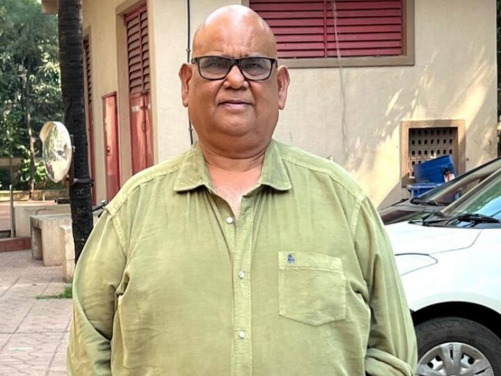 एक्टर और फिल्म मेकर सतीश कौशिक 9 मार्च 2023 को स्वर्ग सिधार गए. 66 साल की उम्र में उनका निधन कार्डियक अरेस्ट के चलते हुआ था. सतीश ने बॉलीवुड की कई फिल्मों में काम किया जिनमें 'राम लखन', 'मिस्टर इंडिया', 'छतरीवाली' वगैरह शामिल हैं.