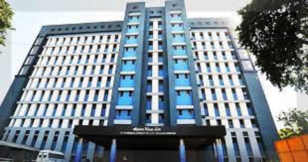 Ahmedabad: LG hospital workers weird acting against pregnant mother after baby birth Ahmedabad: LG હૉસ્પીટલમાં કામદારોની વિચિત્ર હરકત, ડિલીવરી બાદ બક્ષીસ ના મળતાં પ્રસુતાને નિર્વસ્ત્ર કરી દીધી, ને પછી......