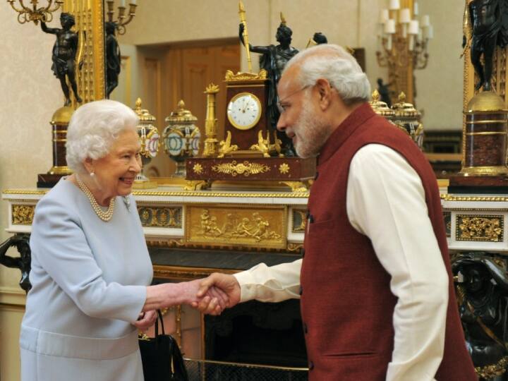 PM Modi Return to India from 3 Nation Visit welcomed at delhi palam airport remember queen Elizabeth PM Modi Speech: 'आपके लिए वेज बनवाया है', पीएम मोदी ने याद किया जुड़ा 8 साल पुराना किस्सा, बोले- यूके की क्वीन ने मां की तरह...