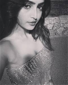 Reba john : ஸ்பெயின் ஐபிசா தீவில் நடிகை ரெபா ஜான்.. போட்டஸை பகிர்ந்துள்ள ரெபா!