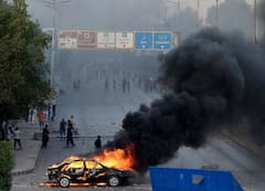 इमरान खान मुश्किलों में, 16 नेताओं को ट्रायल के लिए सेना को सौंपा गया